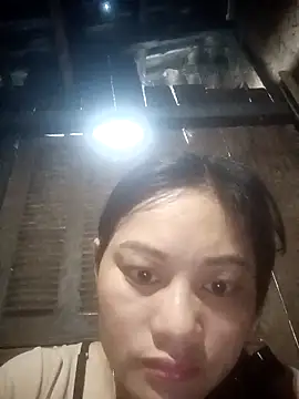 Snapshot of Momo-biki chatting on 05.26.26 Momo-biki online show from 05.26.26