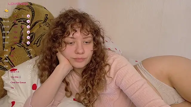 Snapshot of Milounee chatting on 03.12.26 Milounee online show from 03.12.26