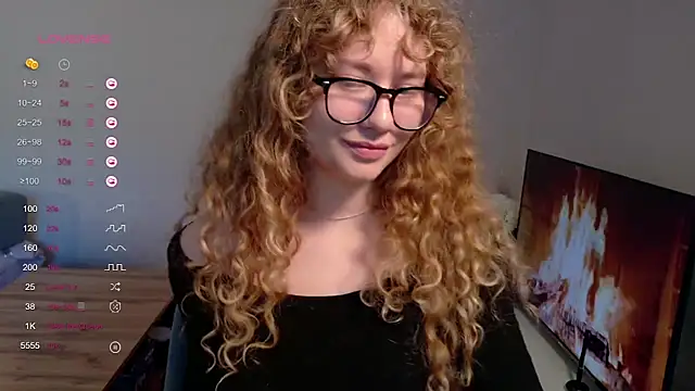 Snapshot of Milounee chatting on 05.17.26 Milounee online show from 05.17.26