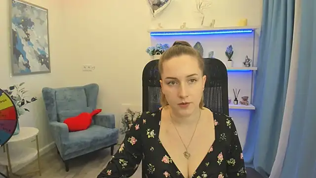 Snapshot of CaseyTerini chatting on 04.28.26 CaseyTerini online show from 04.28.26
