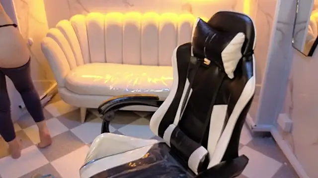 Snapshot of Valerie_moon_b chatting on 02.12.26 Valerie moon b online show from 02.12.26