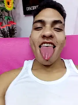 Snapshot of NikoHot_anatole chatting on 04.15.26 NikoHot anatole online show from 04.15.26