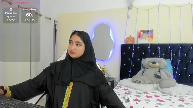 Snapshot of SamiraAwada chatting on 04.29.26 SamiraAwada online show from 04.29.26