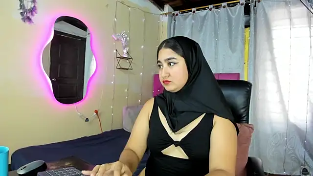 Snapshot of SamiraAwada chatting on 06.01.26 SamiraAwada online show from 06.01.26
