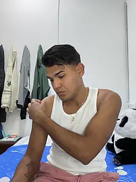 Snapshot of DavShi chatting on 02.06.26 DavShi online show from 02.06.26