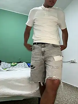 Snapshot of DavShi chatting on 03.02.26 DavShi online show from 03.02.26