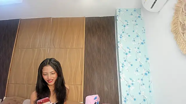 Snapshot of AlisHoward chatting on 04.23.26 AlisHoward online show from 04.23.26