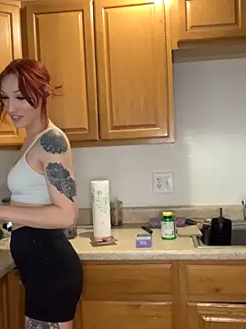 Snapshot of ThornsandHoney chatting on 02.15.26 ThornsandHoney online show from 02.15.26