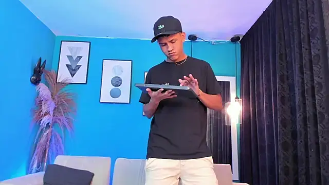 Snapshot of KingOfHeavens_2 chatting on 02.26.26 KingOfHeavens 2 online show from 02.26.26