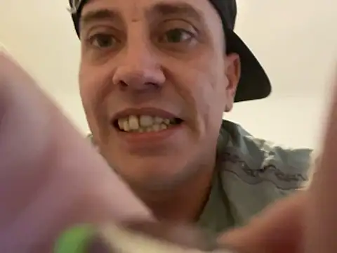 Snapshot of malcolm2334 chatting on 05.24.26 malcolm2334 online show from 05.24.26