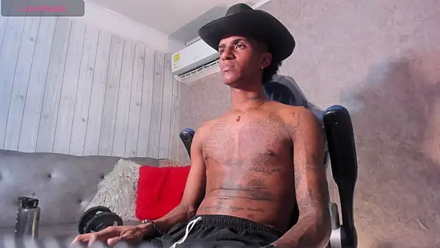 Snapshot of scarlettqueenx chatting on 02.19.26 scarlettqueenx online show from 02.19.26