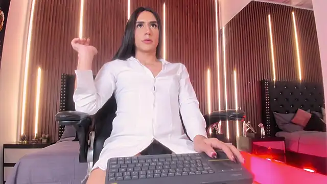 Viannca   online show from 04.16.26