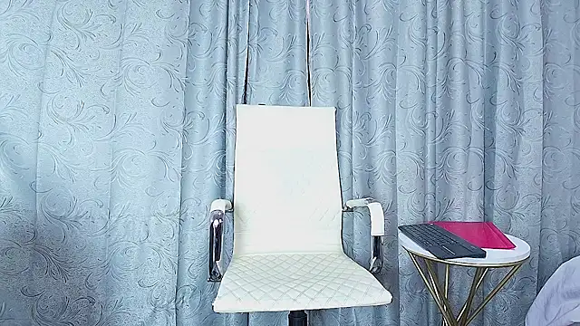 Snapshot of amy_noa chatting on 04.18.26 amy noa online show from 04.18.26