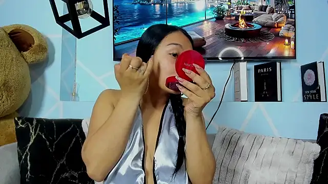 Snapshot of amy_noa chatting on 04.30.26 amy noa online show from 04.30.26