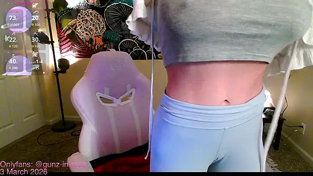 Snapshot of gunzinrose chatting on 03.03.26 gunzinrose online show from 03.03.26