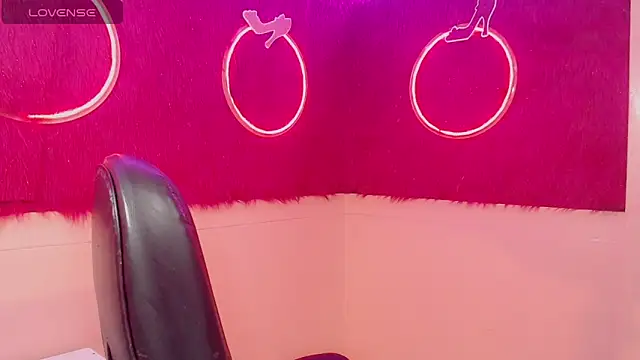 Snapshot of isabella_vogue chatting on 02.10.26 isabella vogue online show from 02.10.26