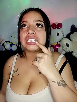 Snapshot of _juli17_ chatting on 04.23.26 juli17 online show from 04.23.26