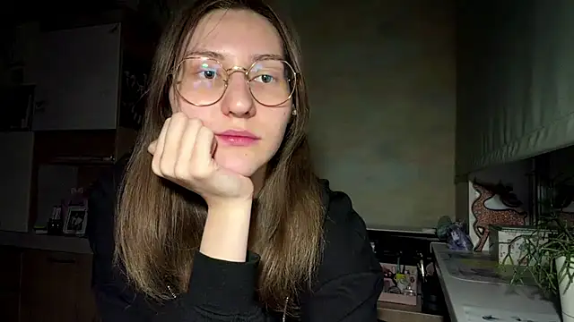 Snapshot of Miaaa_Moon chatting on 04.24.26 Miaaa Moon online show from 04.24.26