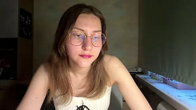 Snapshot of Miaaa_Moon chatting on 05.16.26 Miaaa Moon online show from 05.16.26