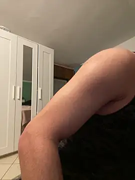 Snapshot of alessand180521 chatting on 02.14.26 alessand180521 online show from 02.14.26