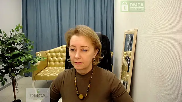 Snapshot of MONA_W chatting on 02.13.26 MONA W online show from 02.13.26