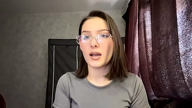 Snapshot of FoxieFlare chatting on 03.22.26 FoxieFlare online show from 03.22.26