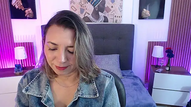 Snapshot of milfsecret69 chatting on 05.14.26 milfsecret69 online show from 05.14.26