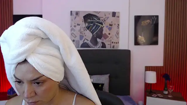Snapshot of milfsecret69 chatting on 05.16.26 milfsecret69 online show from 05.16.26