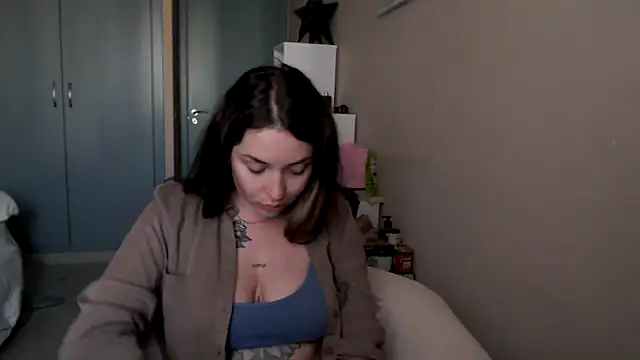 JuliaGraceOF online show from 02.21.26