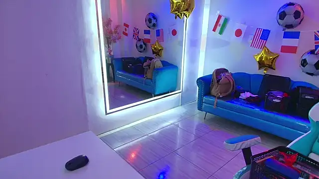 Snapshot of Madame_scarlett chatting on 06.15.26 Madame scarlett online show from 06.15.26