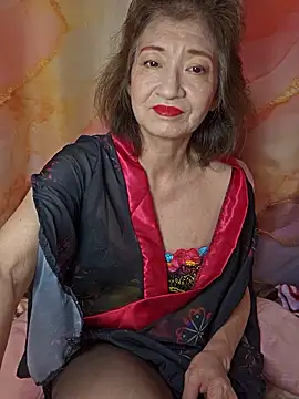 Snapshot of URAN429 chatting on 05.15.26 URAN429 online show from 05.15.26