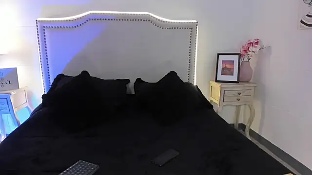 Snapshot of nia-malkova chatting on 05.11.26 nia-malkova online show from 05.11.26
