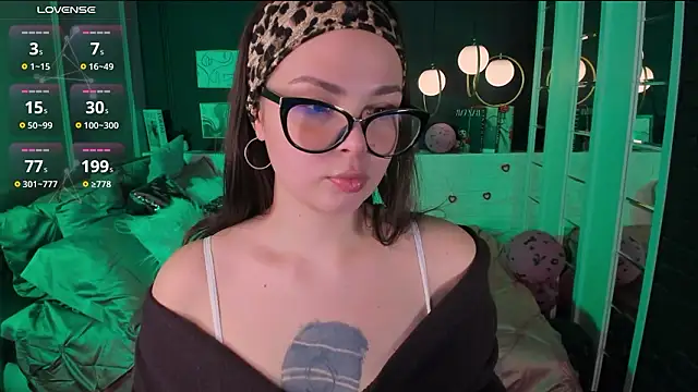 Snapshot of Maykinkya chatting on 02.23.26 Maykinkya online show from 02.23.26