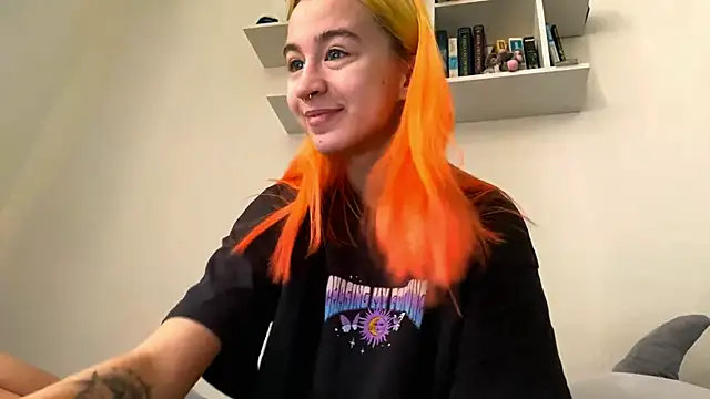 Snapshot of EmilyHein chatting on 02.20.26 EmilyHein online show from 02.20.26