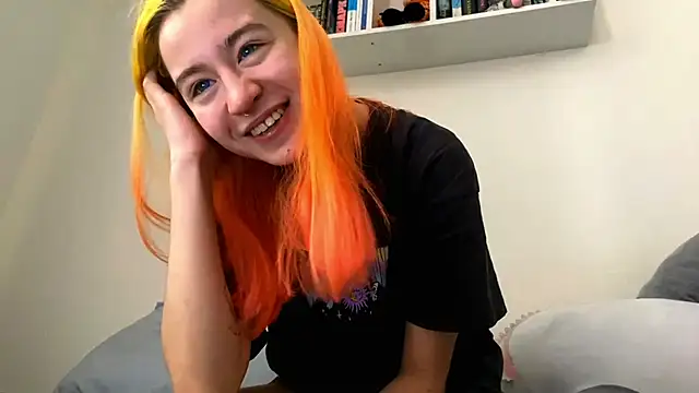 Snapshot of EmilyHein chatting on 02.20.26 EmilyHein online show from 02.20.26