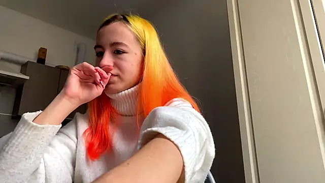 Snapshot of EmilyHein chatting on 03.02.26 EmilyHein online show from 03.02.26