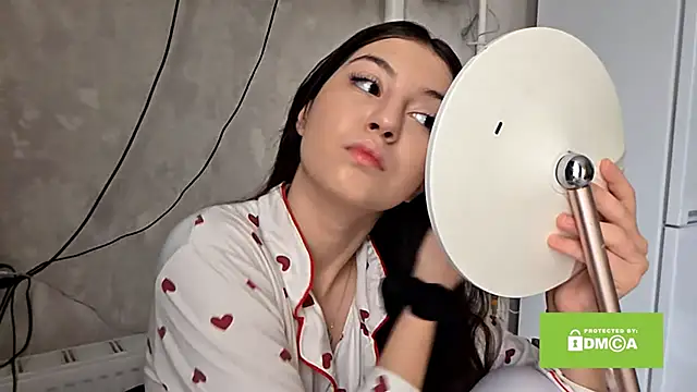 Snapshot of ZyntraLoom chatting on 02.18.26 ZyntraLoom online show from 02.18.26