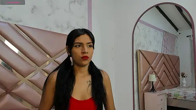 Snapshot of LauraRoot chatting on 02.05.26 LauraRoot online show from 02.05.26