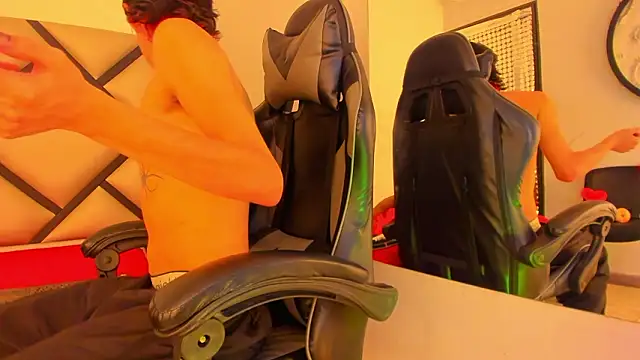 Snapshot of Bennet-Gray chatting on 02.01.26 Bennet-Gray online show from 02.01.26