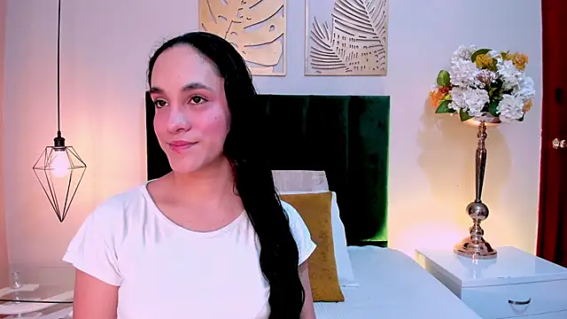 Snapshot of CelesteQueeen chatting on 04.21.26 CelesteQueeen online show from 04.21.26