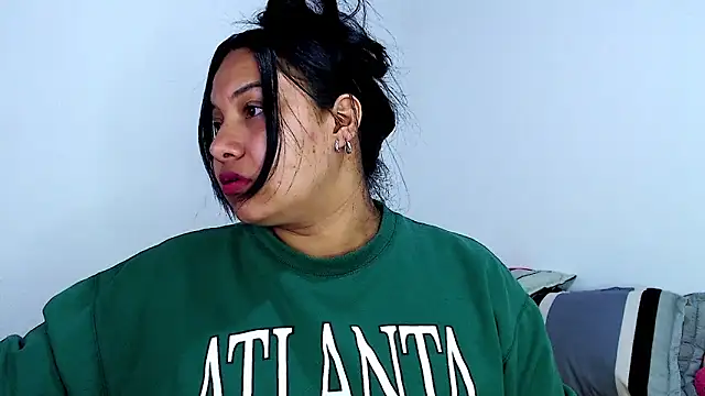 Snapshot of emily-rousee- chatting on 02.27.26 emily-rousee- online show from 02.27.26