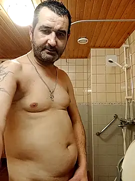 Snapshot of markostoitchev12 chatting on 12.22.25 markostoitchev12 online show from 12.22.25