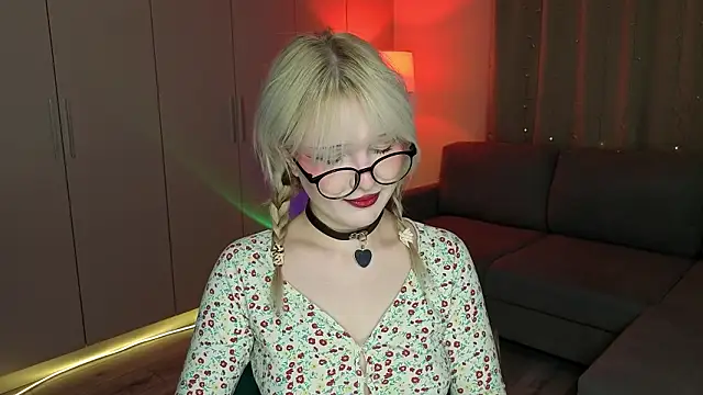 Snapshot of Mary_Piersen chatting on 02.16.26 Mary Piersen online show from 02.16.26