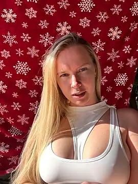 Snapshot of Ellie-rosee chatting on 03.02.26 Ellie-rosee online show from 03.02.26