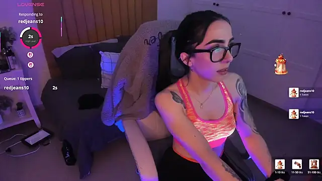 Snapshot of Luna_tagliaferri chatting on 04.19.26 Luna tagliaferri online show from 04.19.26