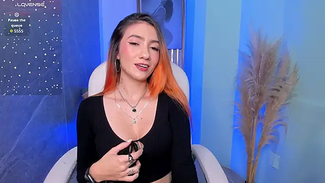 Snapshot of VioletSky1 chatting on 03.14.26 VioletSky1 online show from 03.14.26