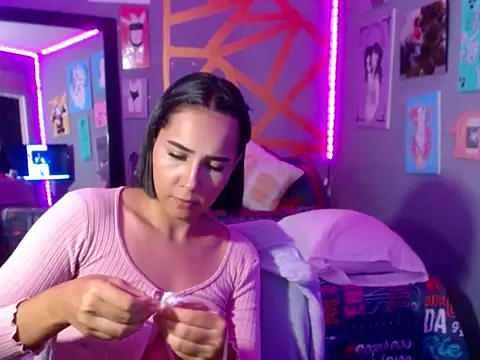 Evelyn lovers  online show from 04.17.26