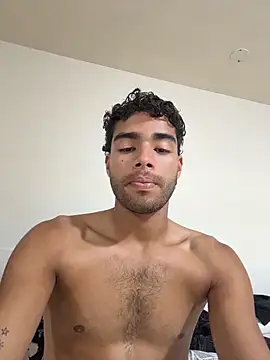 Snapshot of its_alejandro27 chatting on 04.19.26 its alejandro27 online show from 04.19.26