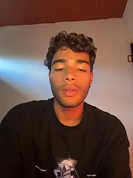 Snapshot of its_alejandro27 chatting on 05.04.26 its alejandro27 online show from 05.04.26