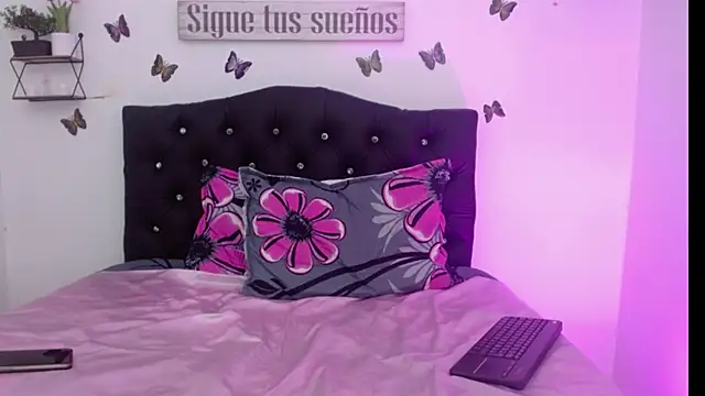 Snapshot of Coral_Villalobos chatting on 02.26.26 Coral Villalobos online show from 02.26.26